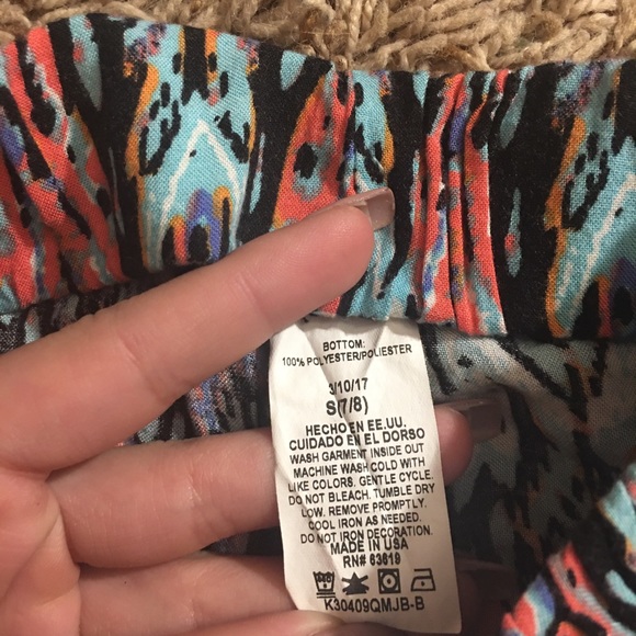 Shorts - Picture 2 of 3